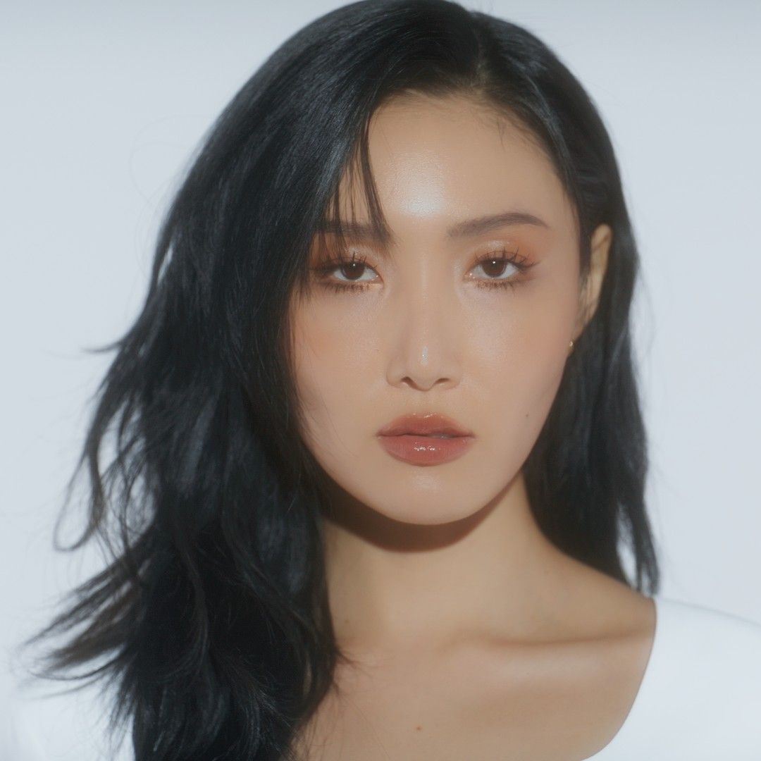 Behind-the-scenes cut of Hwasa (MAMAMOO)