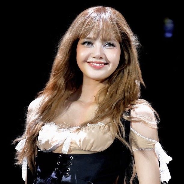 Potret di balik layar Lisa (BLACKPINK)