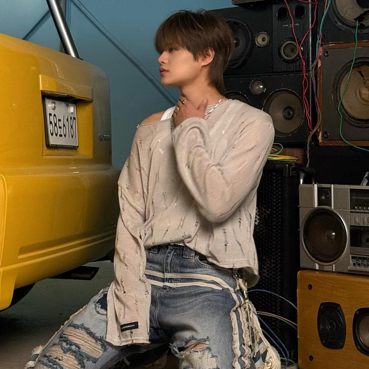 A moment captured by Lee Daehwi (AB6IX)'s fan