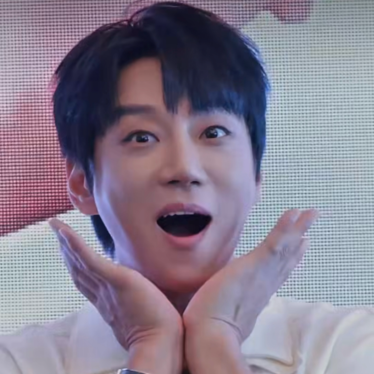 Behind-the-scenes cut of Hwang Chiyeol