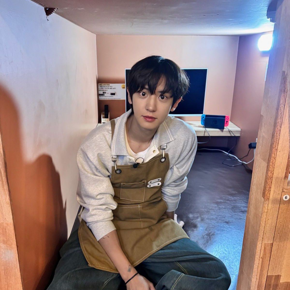 Recent activity shot of Chanyeol (EXO)