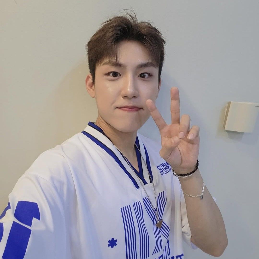 Latest photo of Park Woojin (AB6IX)