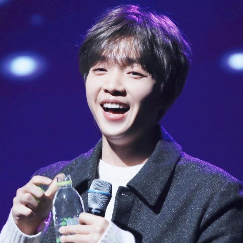 A moment captured by Jeong Sewoon's fan
