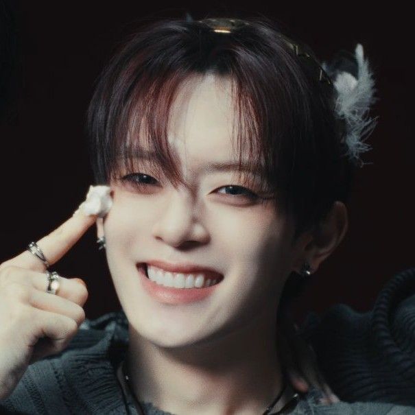 Recent activity shot of Kangmin (VERIVERY)