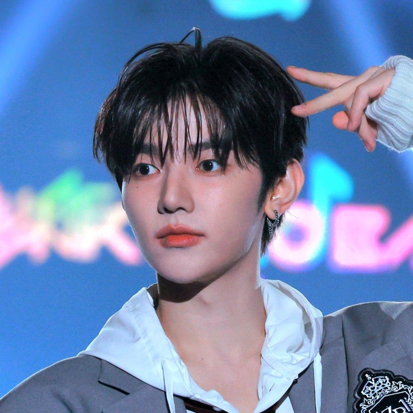 章昊 (ZEROBASEONE)的幕后花絮