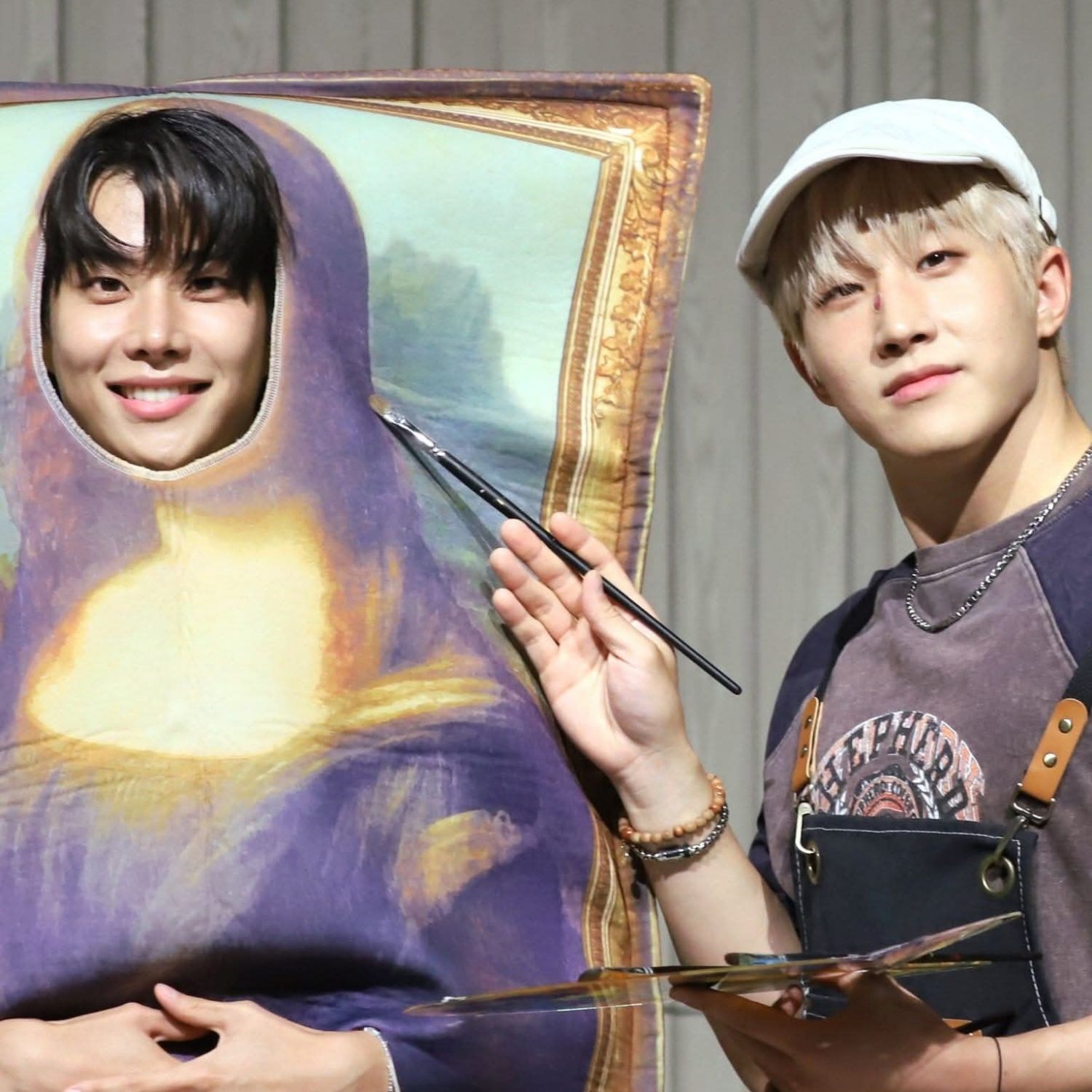 A moment captured by MJ (ASTRO)'s fan