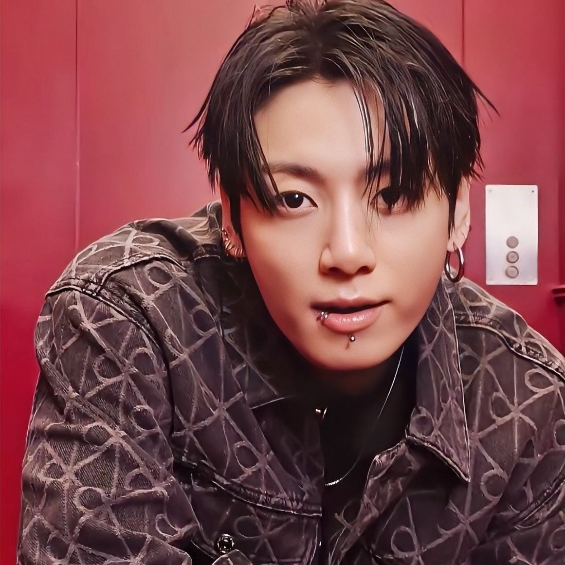 柾國 (防彈少年團)的最新照片