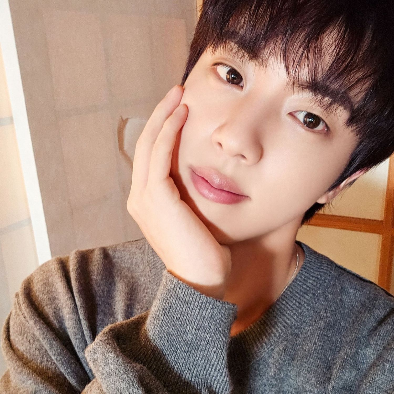 진 (방탄소년단)의 최신 사진