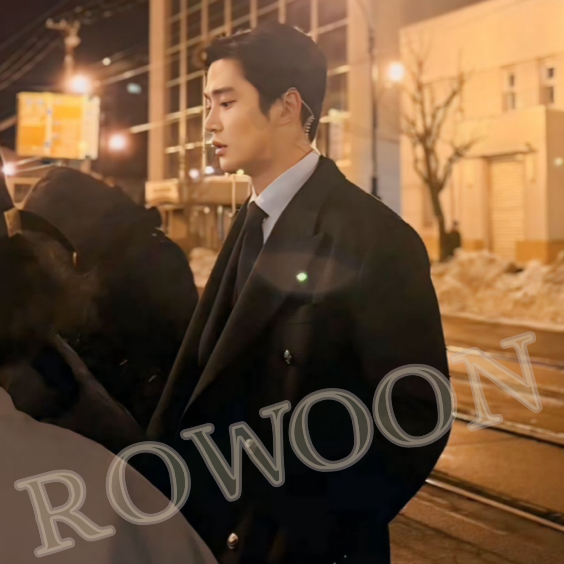 로운의 최신 사진