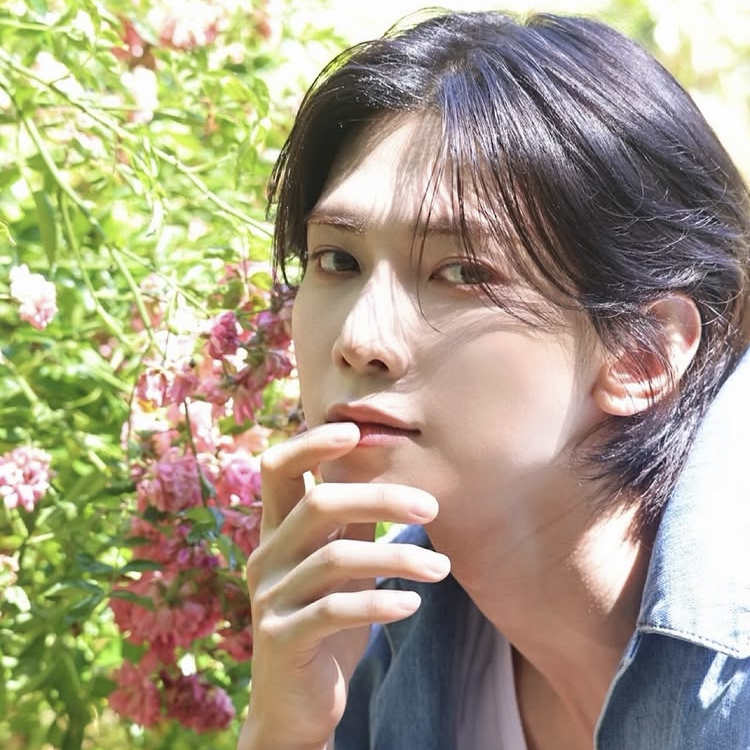 カン・ヨサン (ATEEZ)の最近の活動写真