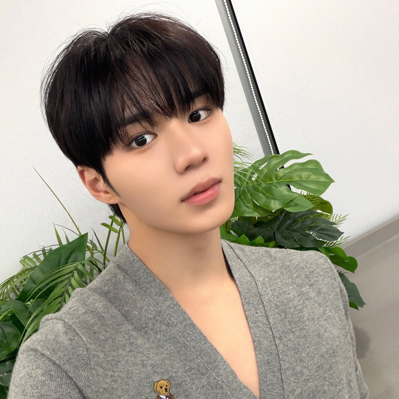 Behind-the-scenes cut of Kim Junseo (ALPHA DRIVE ONE)