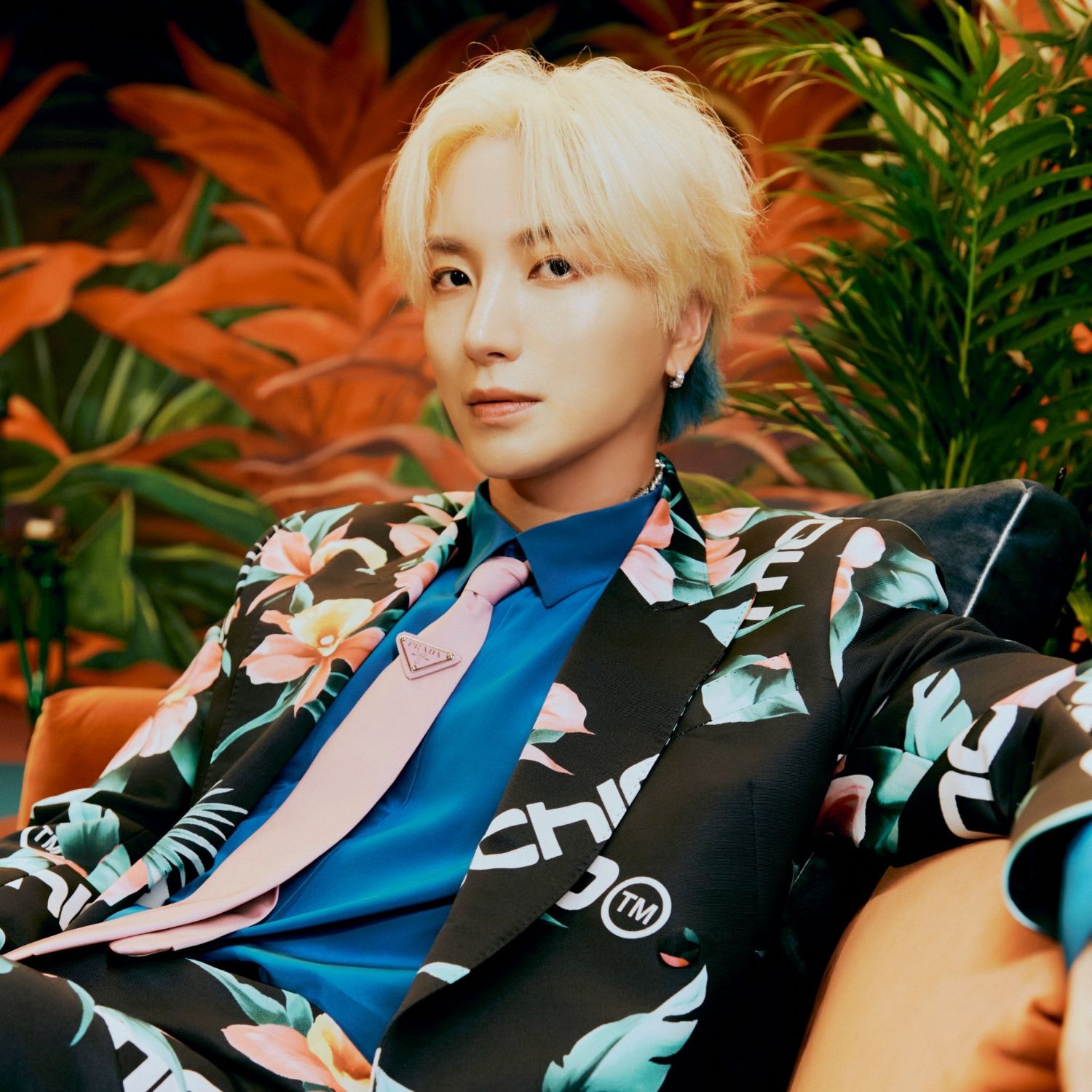 Behind-the-scenes cut of Leeteuk (Super Junior)
