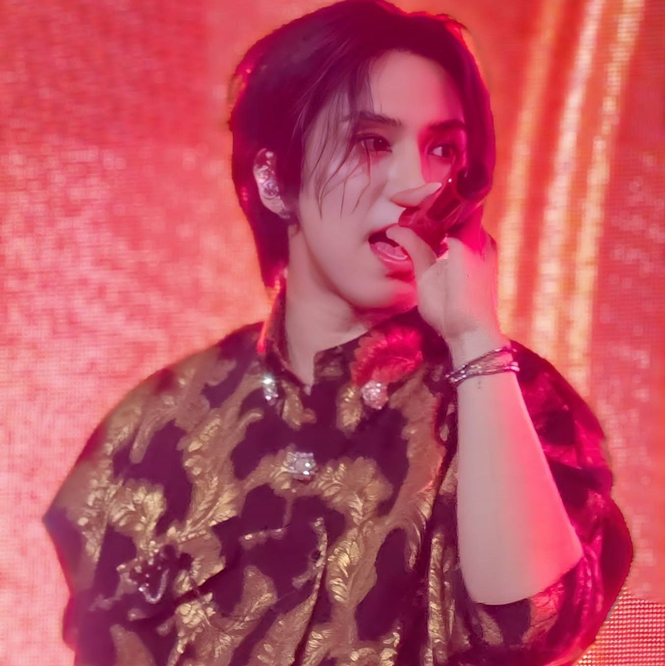 A moment captured by Rocky's fan