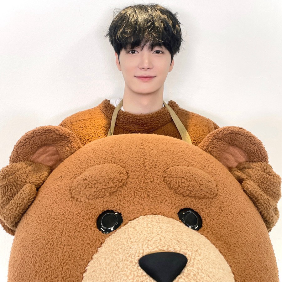 A moment captured by Kim Jonghyeon's fan