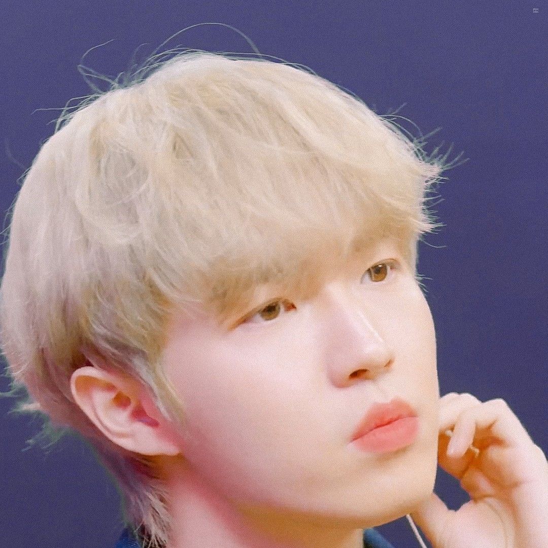 A moment captured by Kim Jaehwan's fan