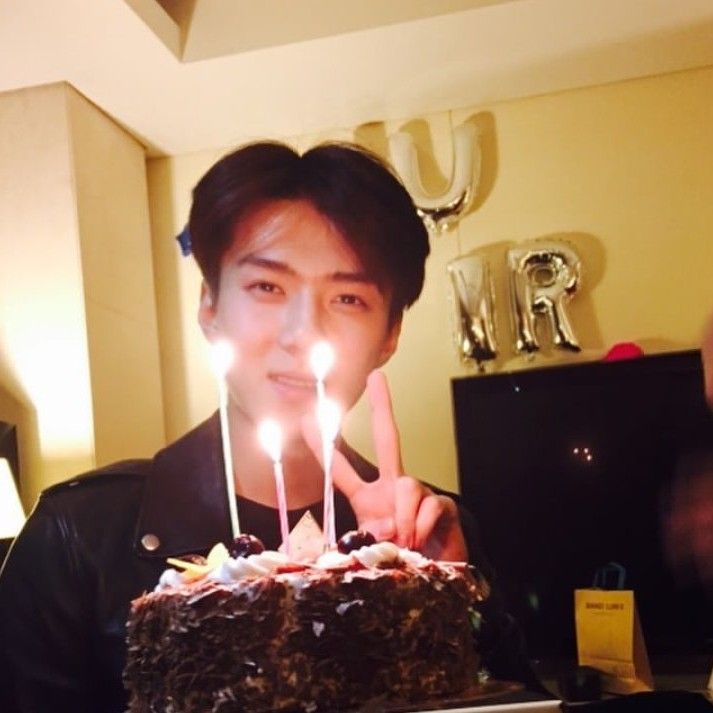 세훈 (EXO) 최근 활동샷