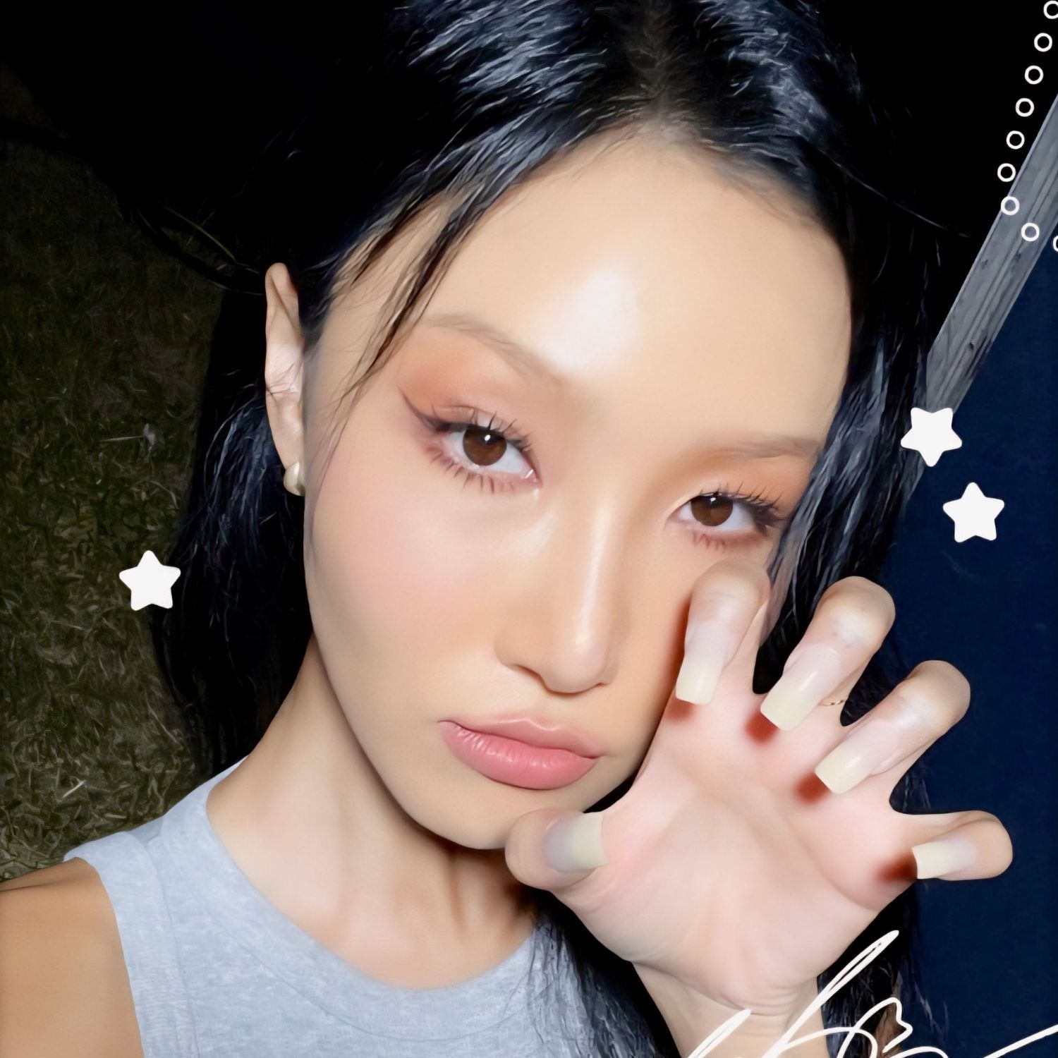 Latest photo of Hwasa (MAMAMOO)