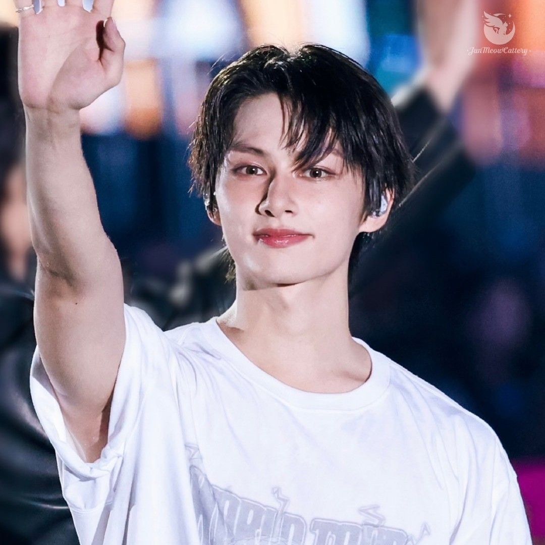 Recent activity shot of Jun (SEVENTEEN)