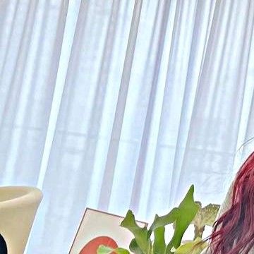 Behind-the-scenes cut of Solar (MAMAMOO)