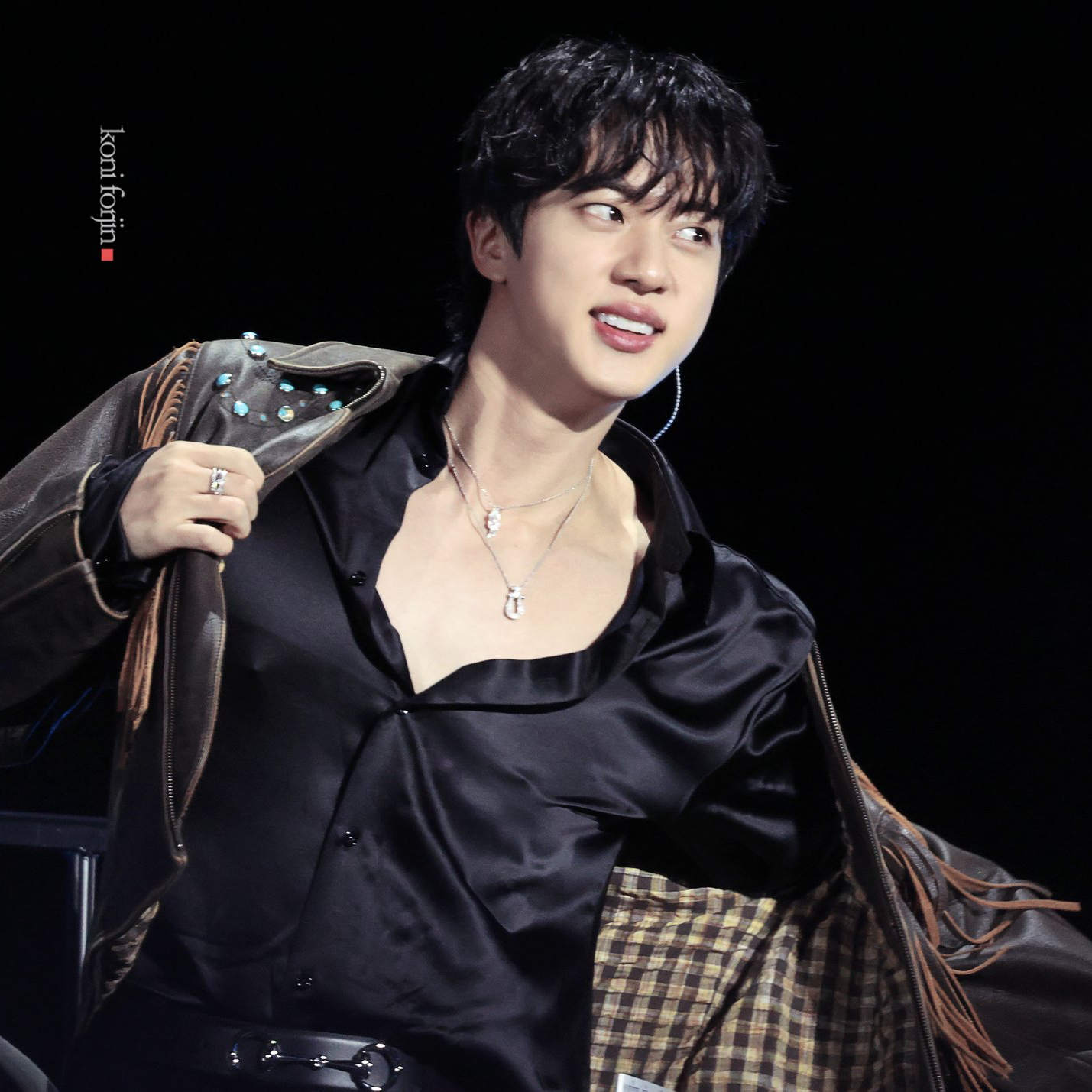 Foto aktivitas terbaru Jin (BTS)