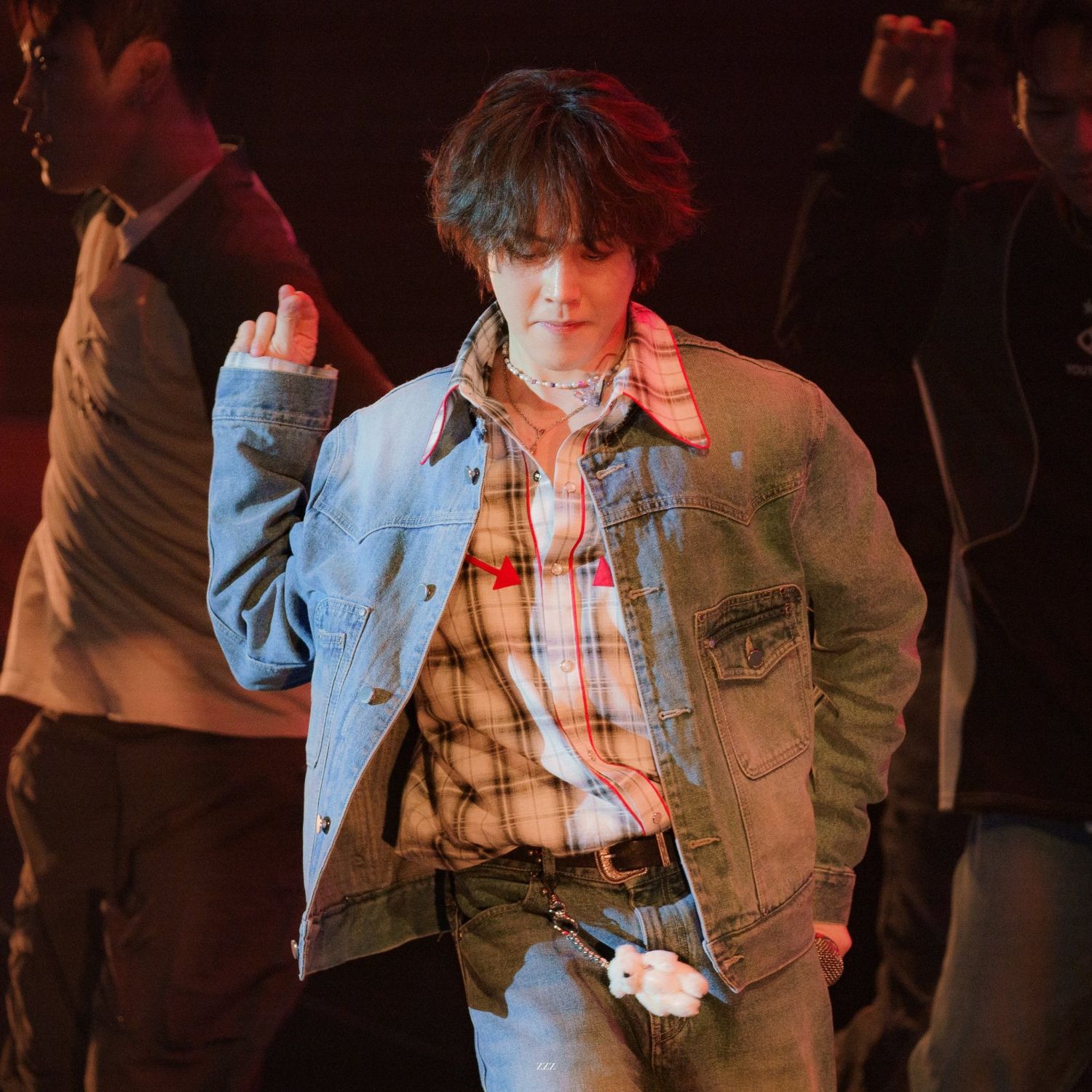 Behind-the-scenes cut of Ha Sungwoon