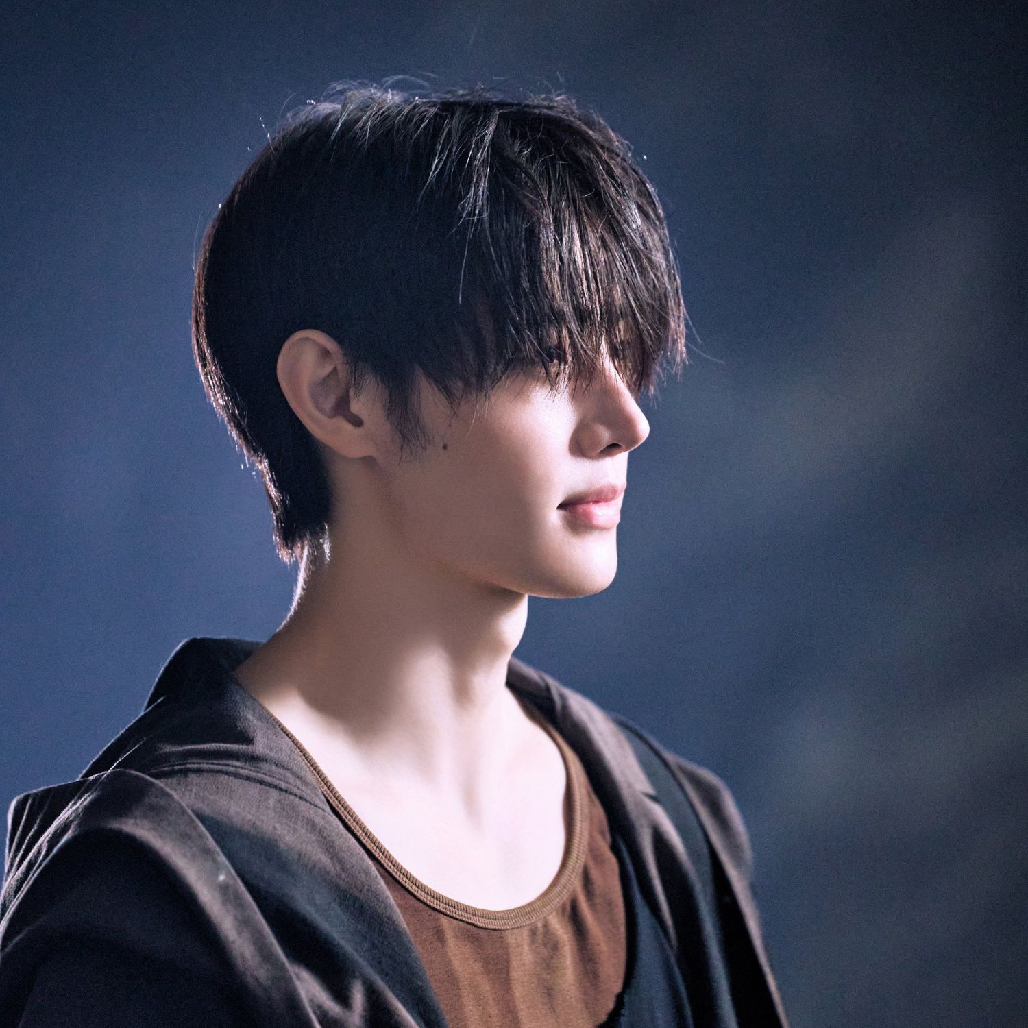 Latest photo of Sunghoon (ENHYPEN)