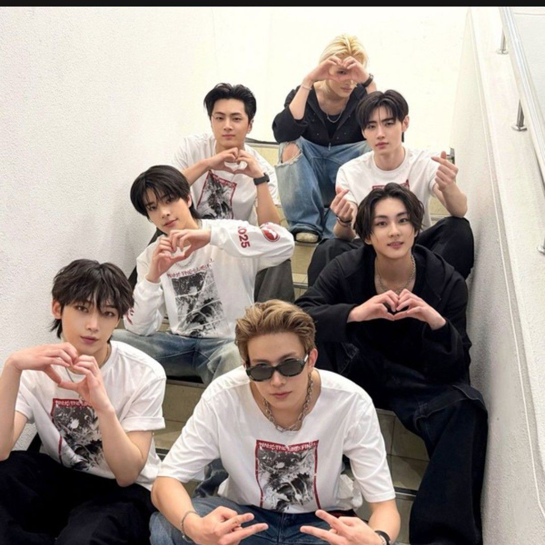 Foto aktivitas terbaru ENHYPEN