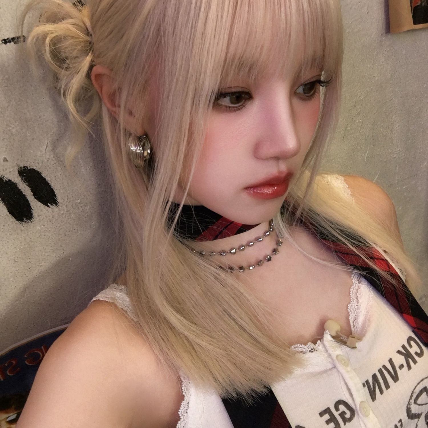 Latest photo of Yuqi (i-dle)