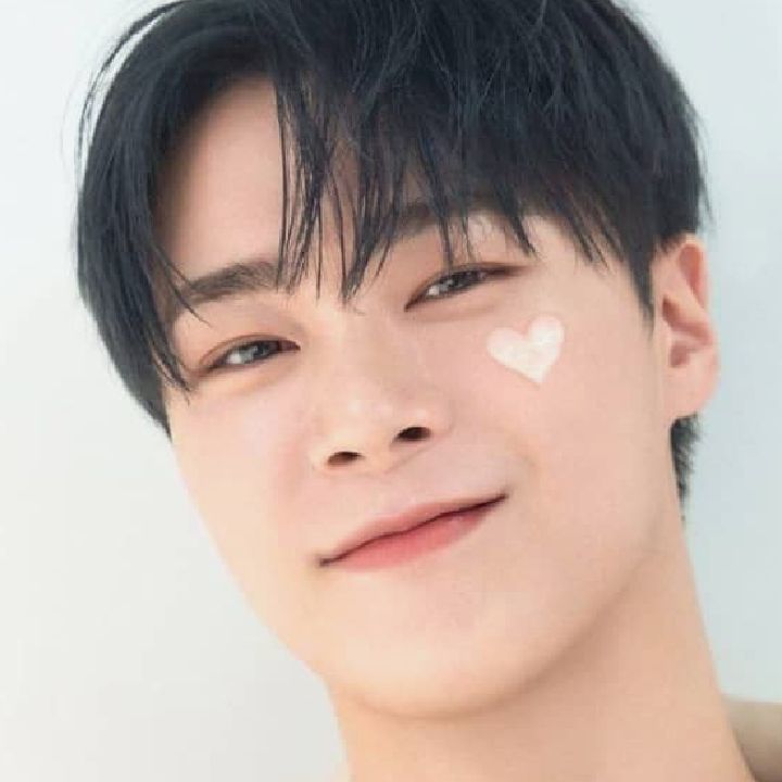 A moment captured by Moonbin (ASTRO)'s fan
