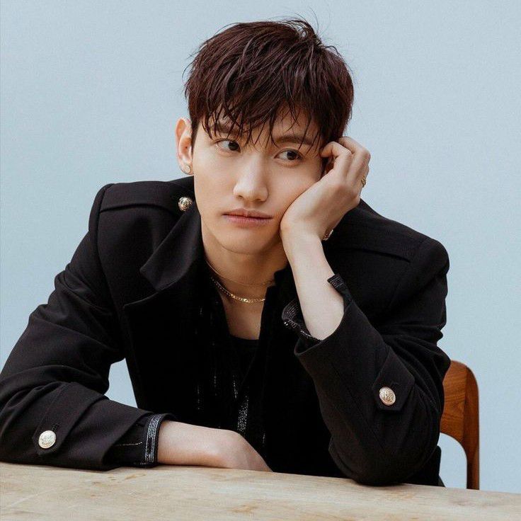 A moment captured by Max (TVXQ)'s fan