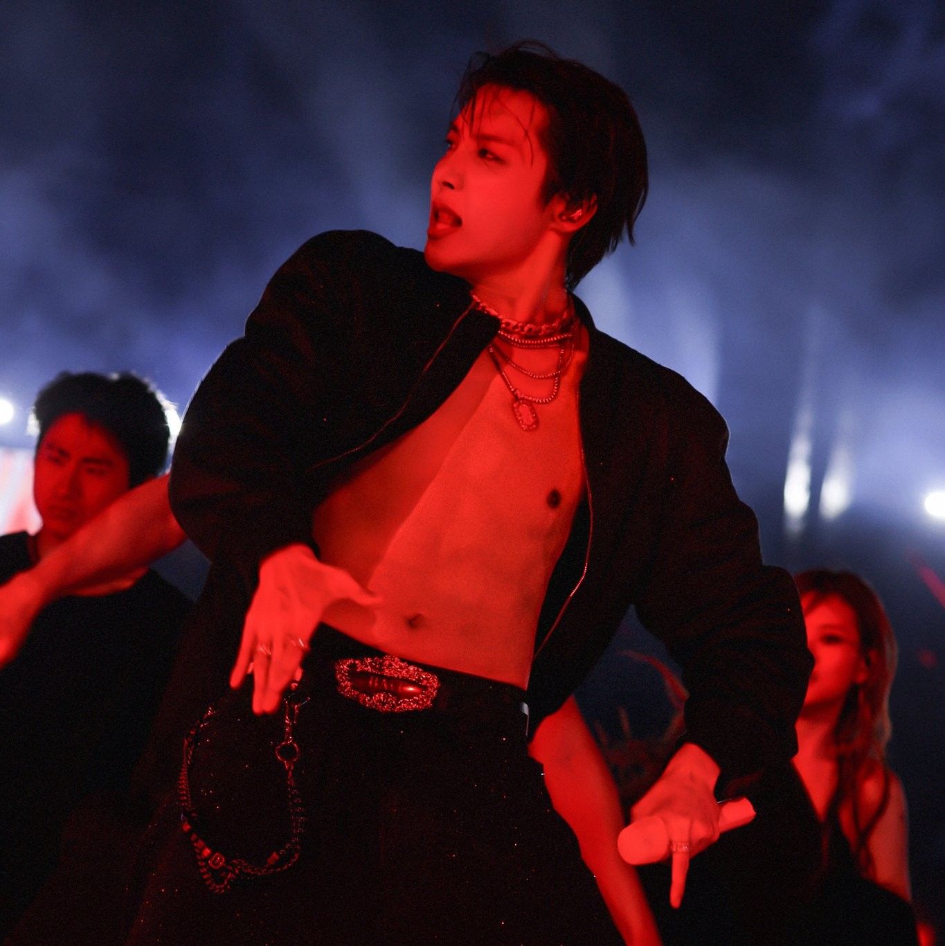 Foto terbaru j-hope (BTS)