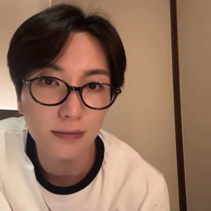 Latest photo of Leeteuk (Super Junior)