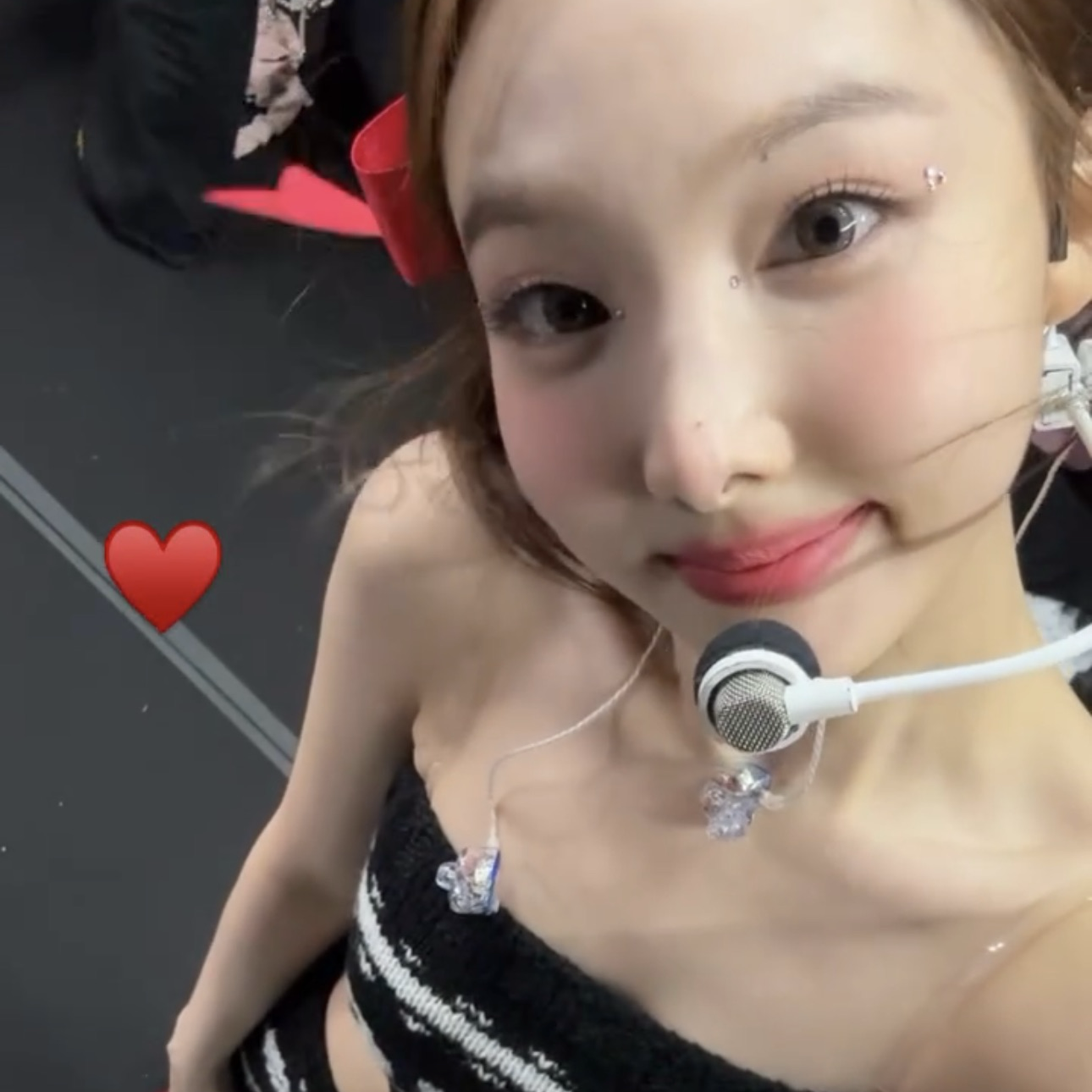 A moment captured by Nayeon (TWICE)'s fan