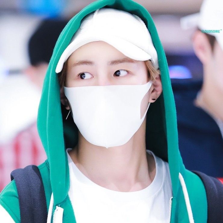 Recent activity shot of Ha Sungwoon
