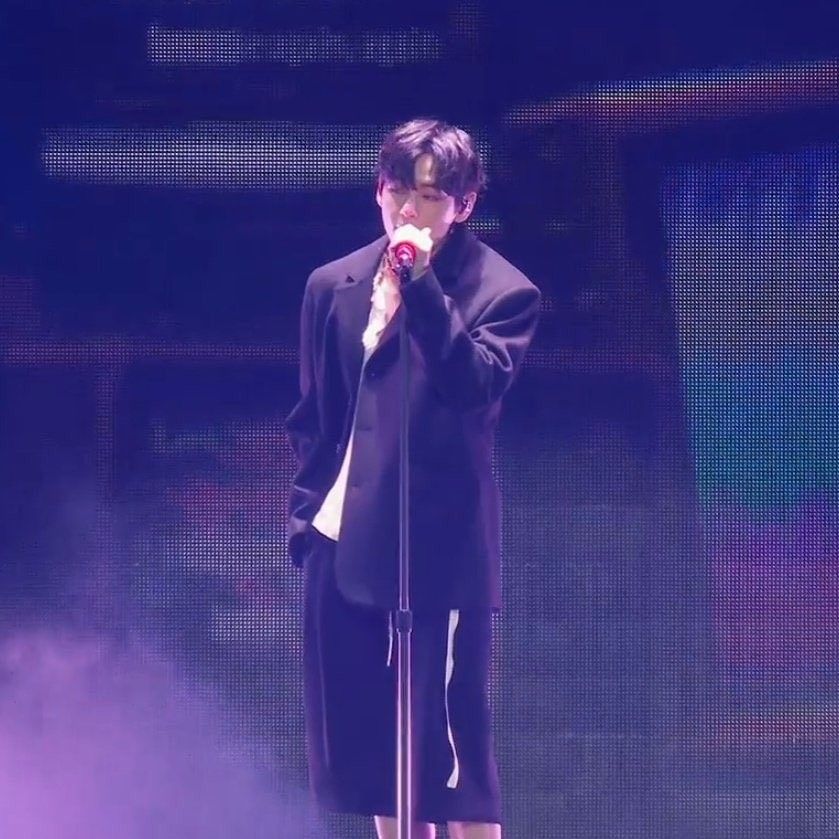 뷔 (방탄소년단) 팬이 찍은 순간