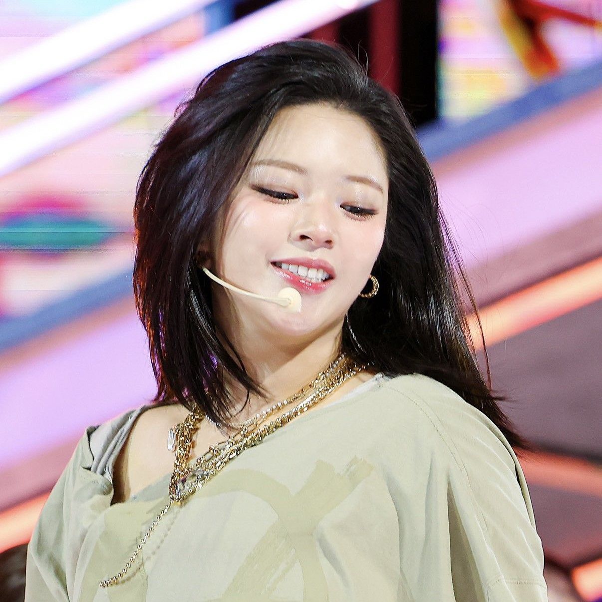 Behind-the-scenes cut of Jeongyeon (TWICE)
