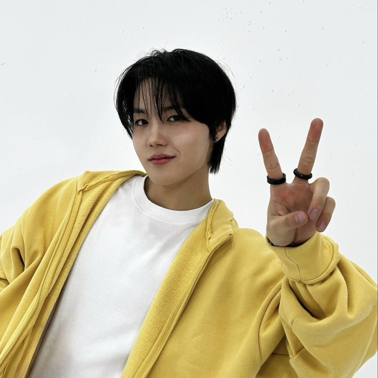 Recent activity shot of Doyoung (TREASURE)