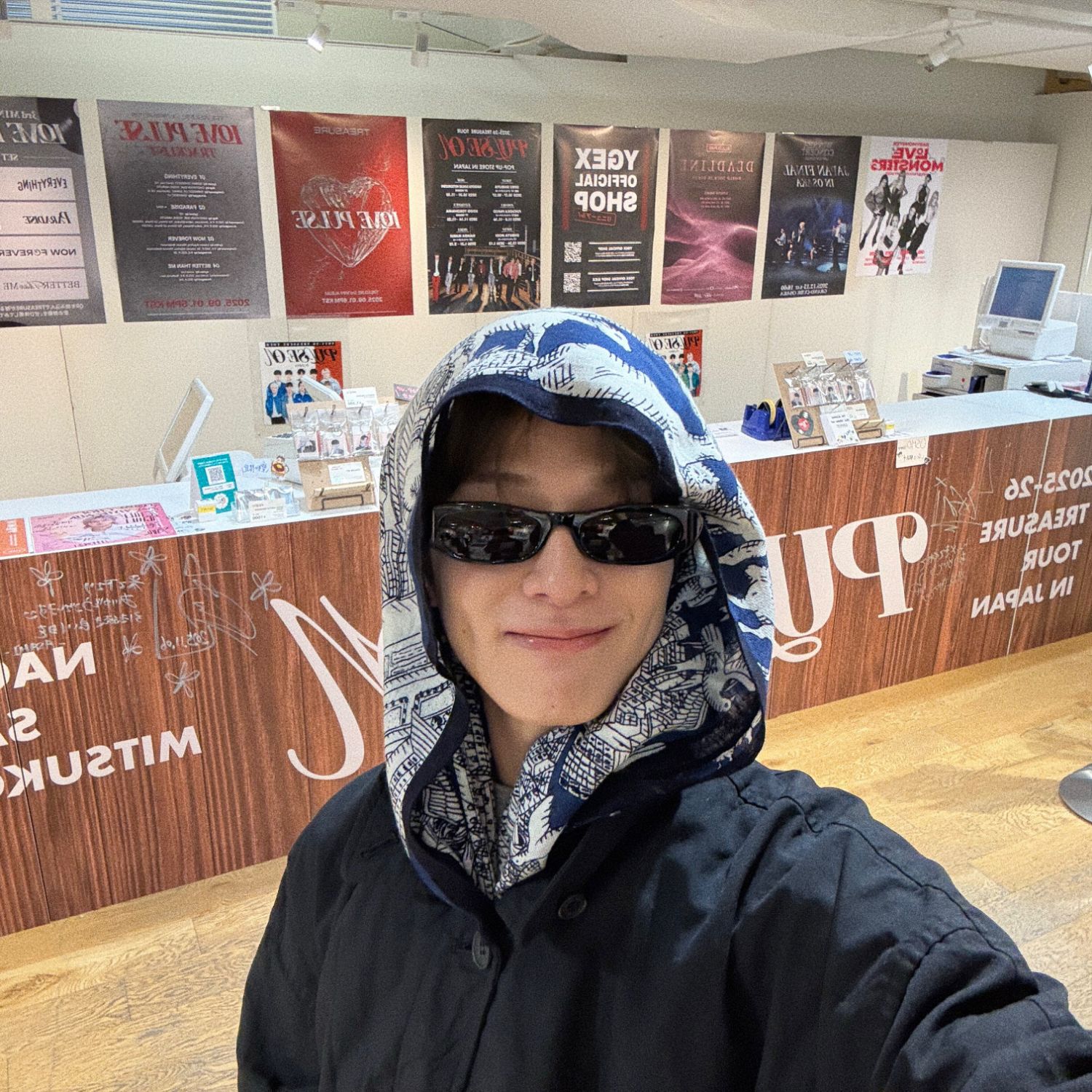 Foto aktivitas terbaru TREASURE