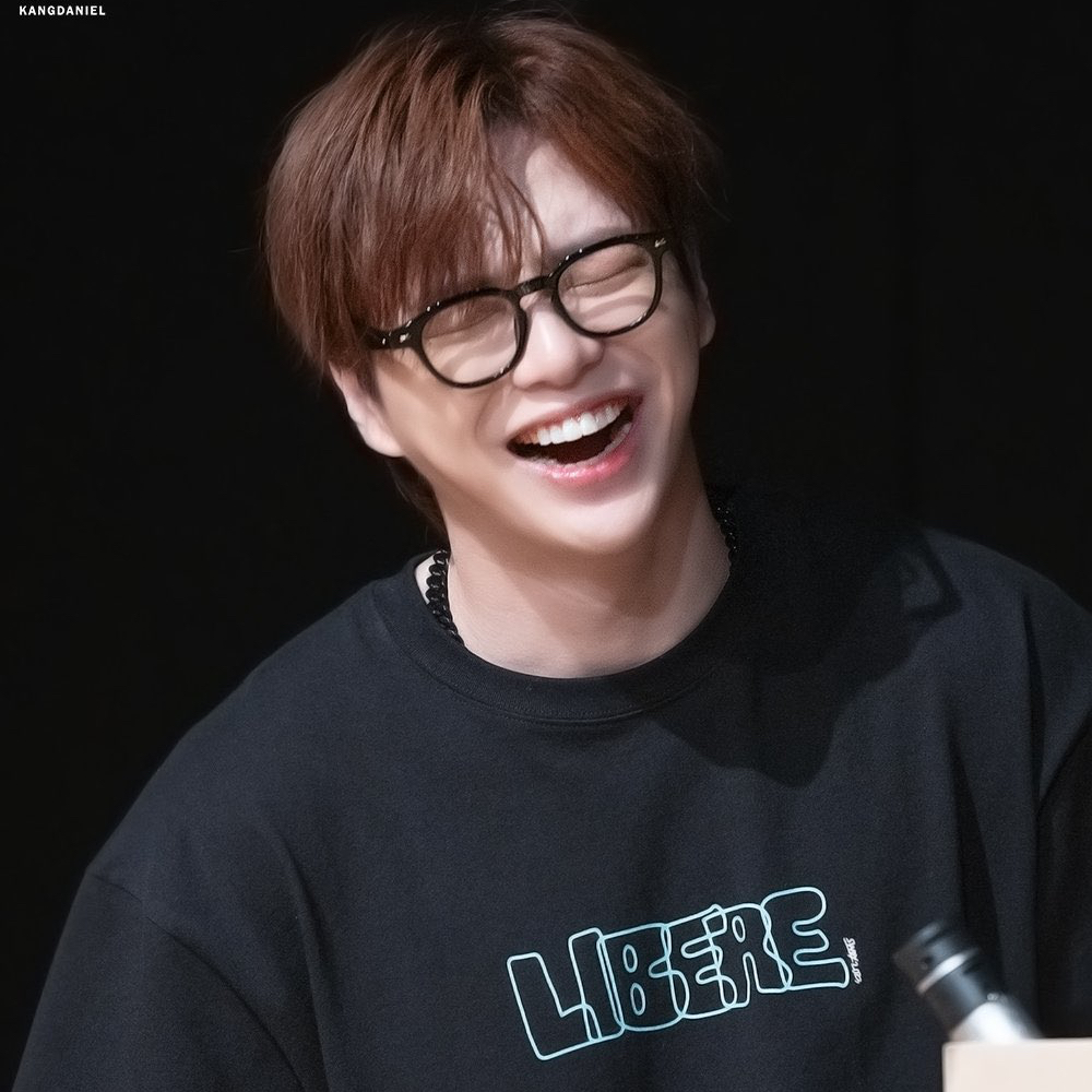 강다니엘 최근 활동샷
