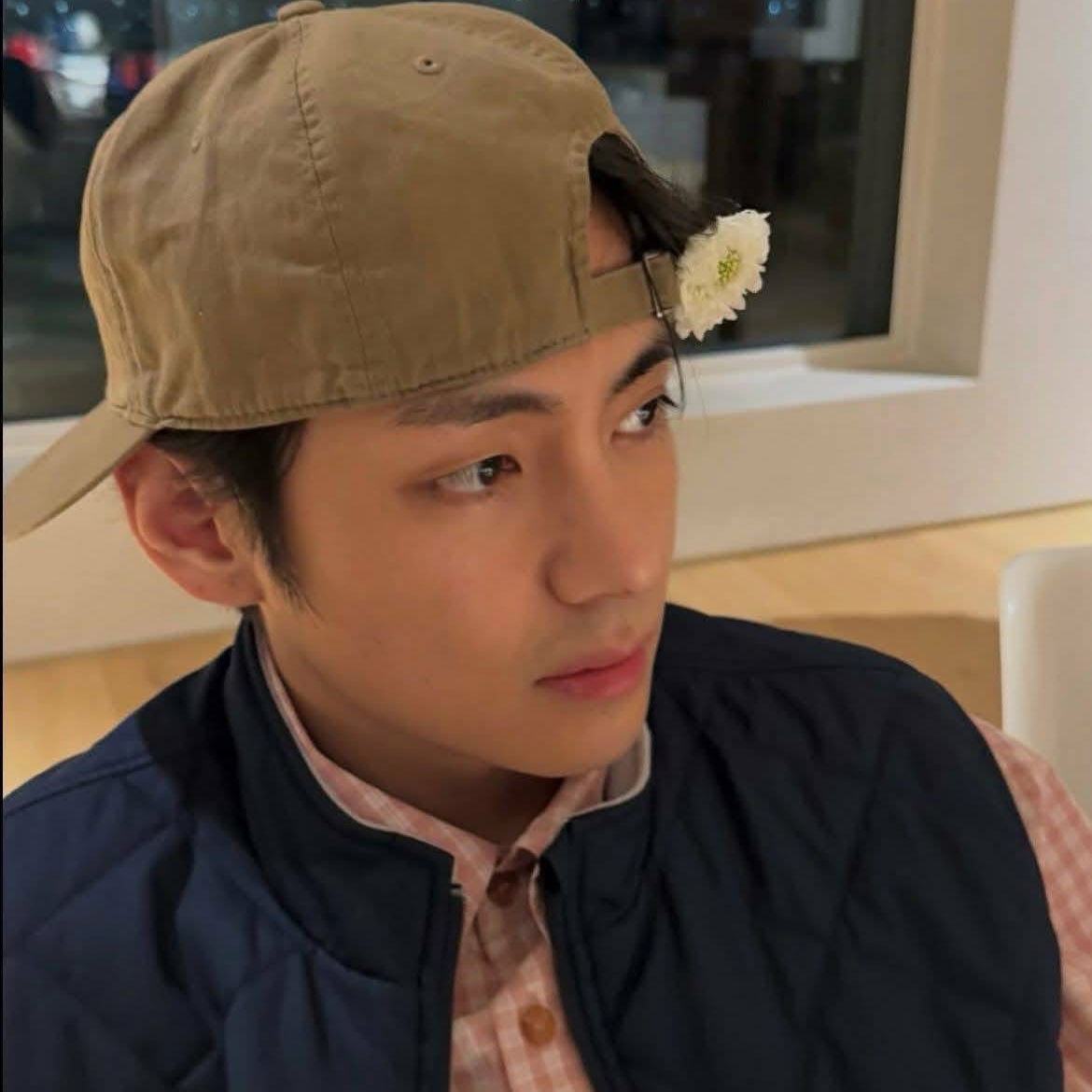 A moment captured by V (BTS)'s fan