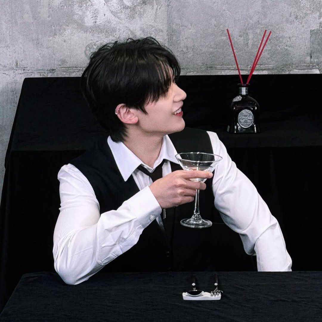 Recent activity shot of Seok Matthew (ZEROBASEONE)