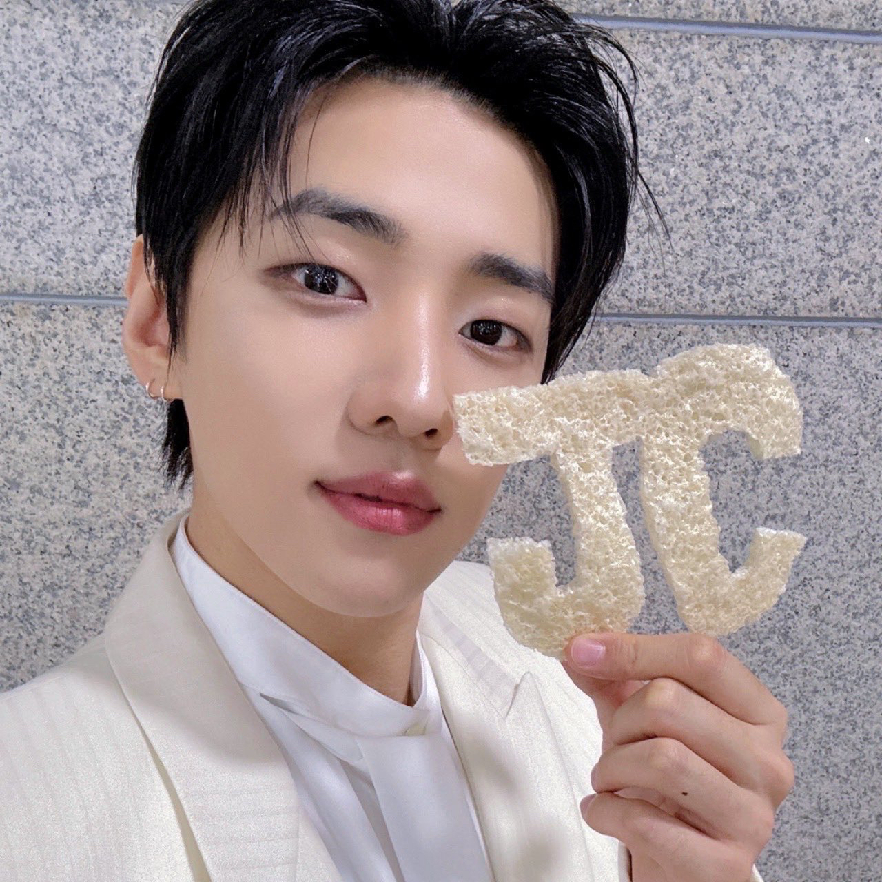 Behind-the-scenes cut of Jaechan (DKZ)
