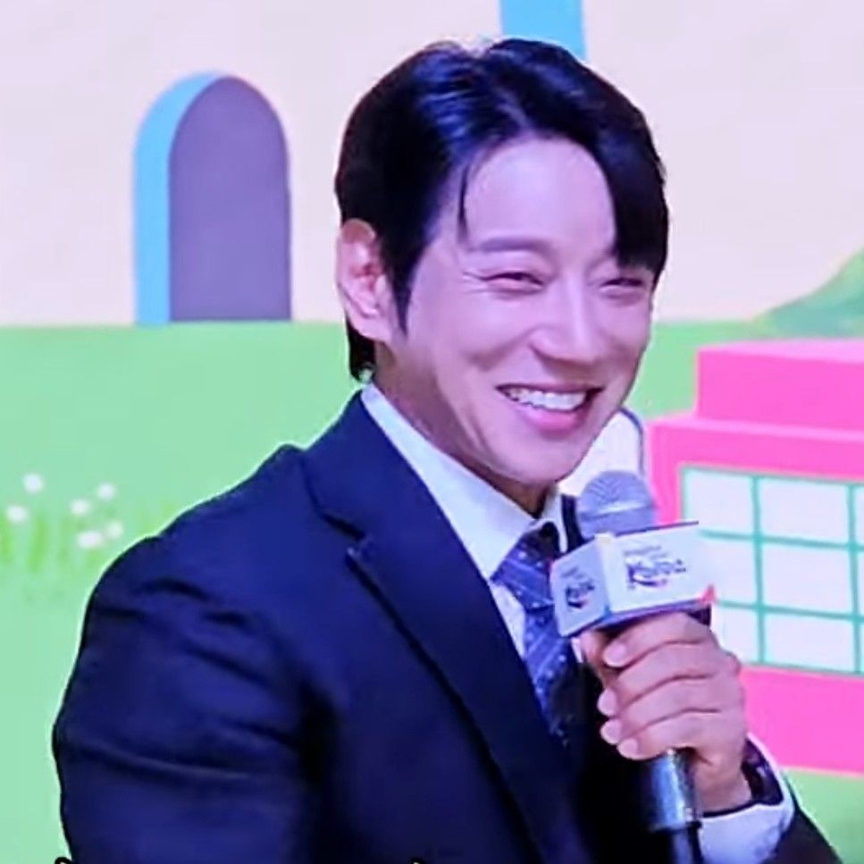 Latest photo of Hwang Chiyeol