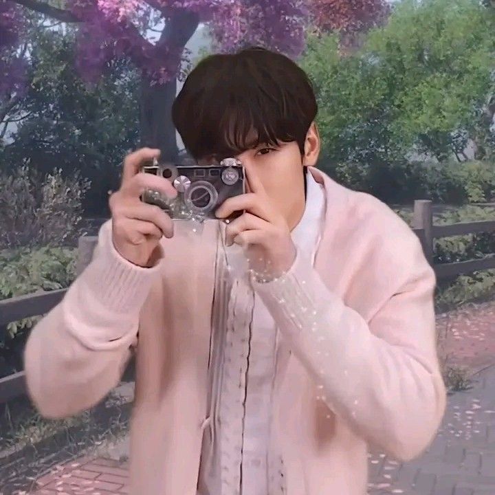 A moment captured by Eunwoo (ASTRO)'s fan