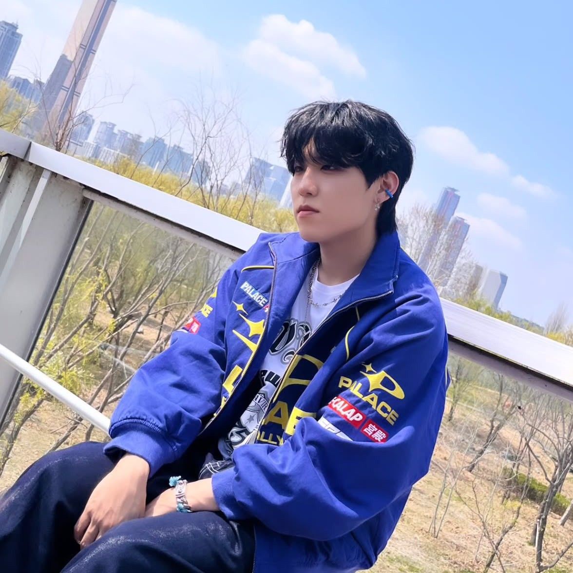 A moment captured by Park Woojin (AB6IX)'s fan