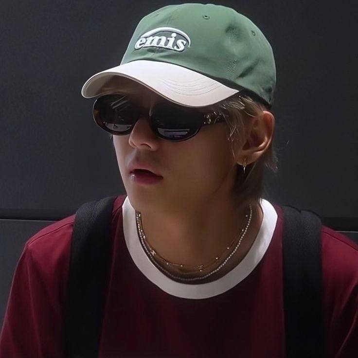 뷔 (방탄소년단)의 비하인드 컷