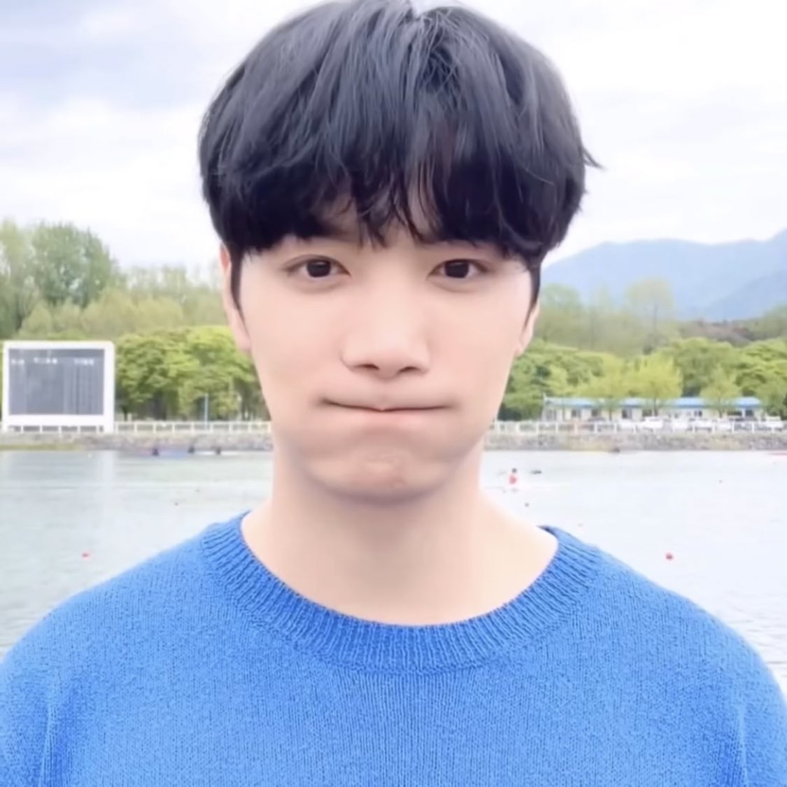 A moment captured by Kim Jonghyeon's fan