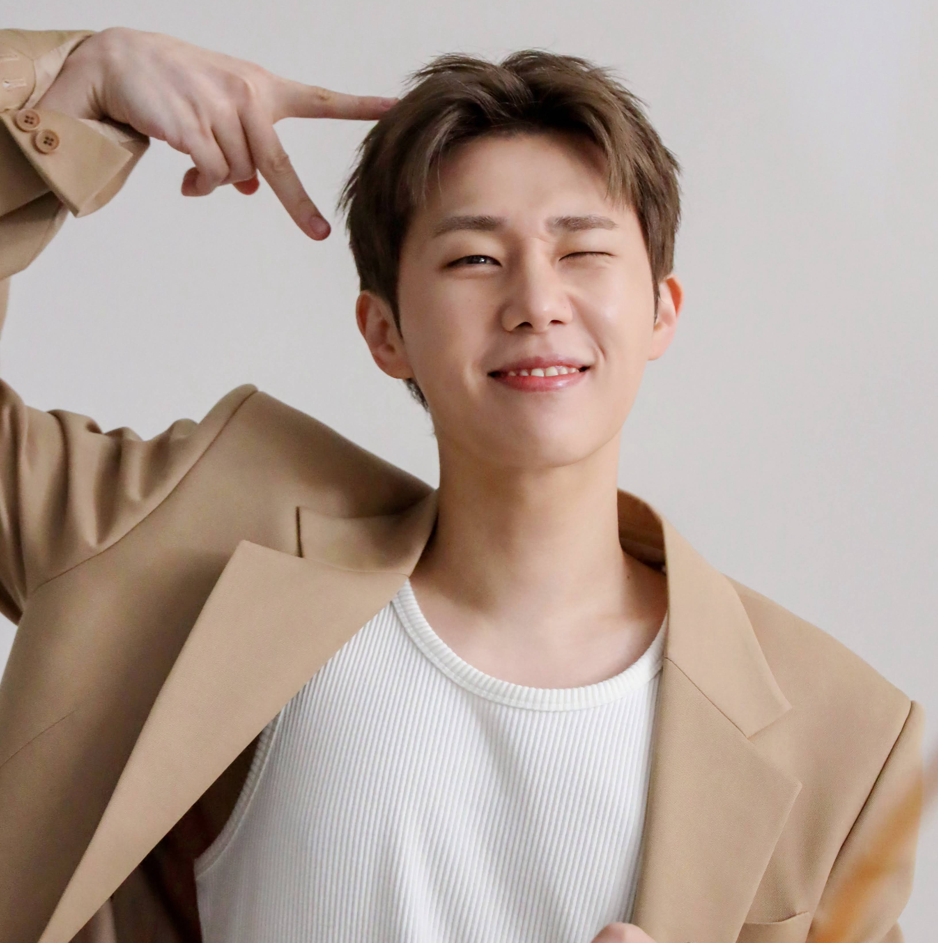 Latest photo of Sungkyu (INFINITE)