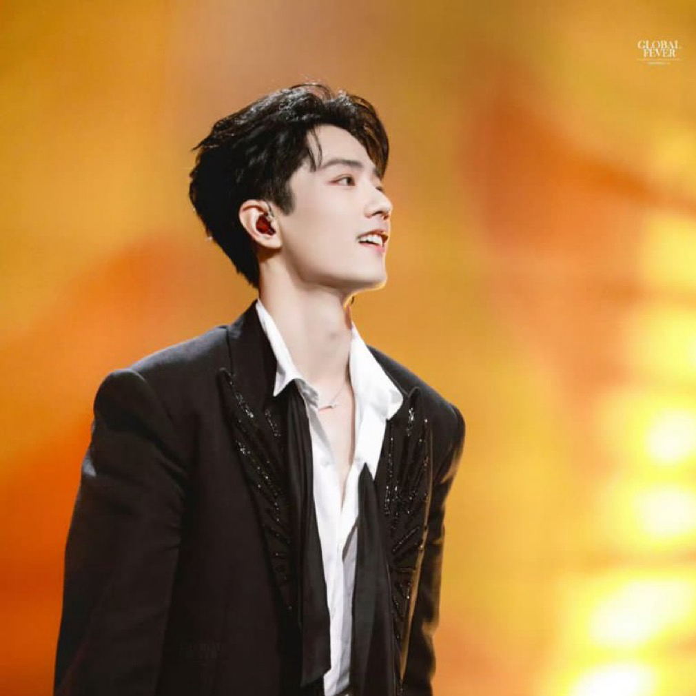 A moment captured by Xiao Zhan's fan