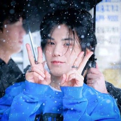 A moment captured by Rocky's fan